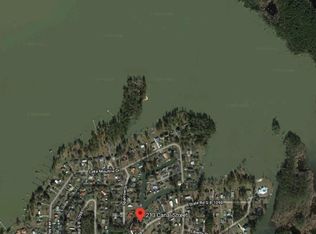 213 Canal St, Bonneau, SC 29431