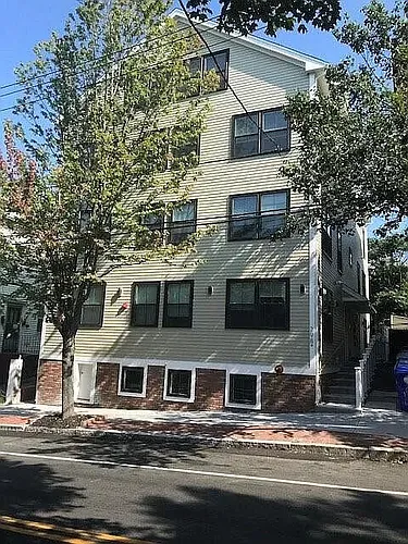 298 Wickenden St Photo 1