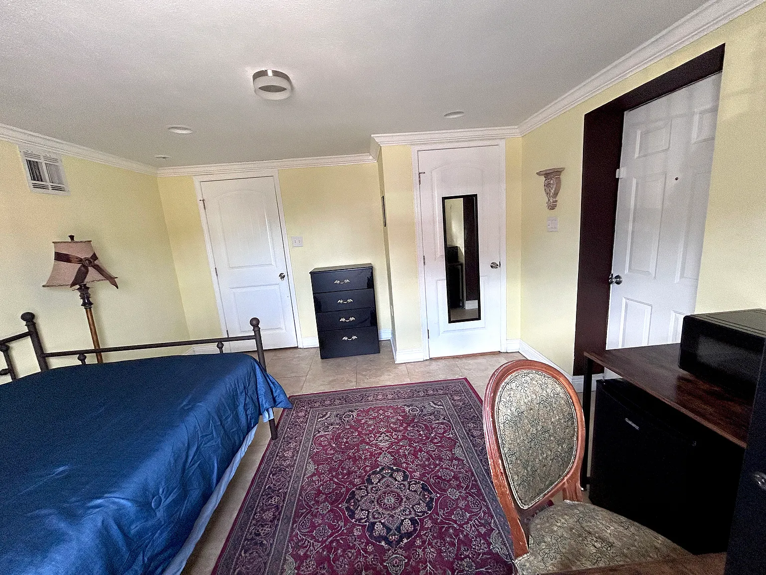 4 bed, 2100 sqft, $700 — Photo 2