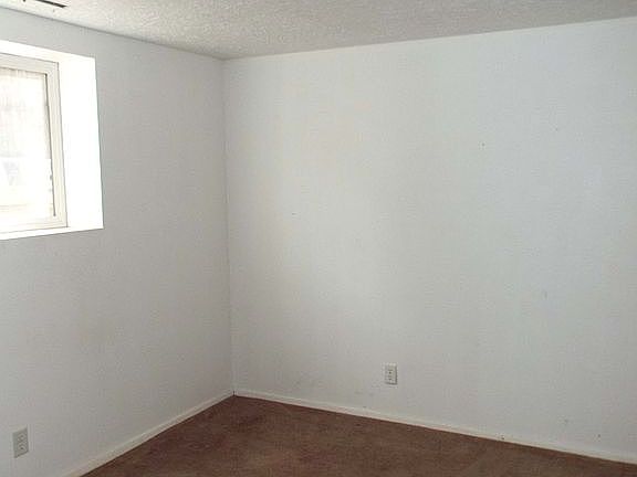 4th image of 40 Darby Dr