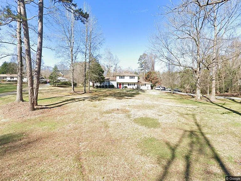 124 Holly Ln — Photo 2