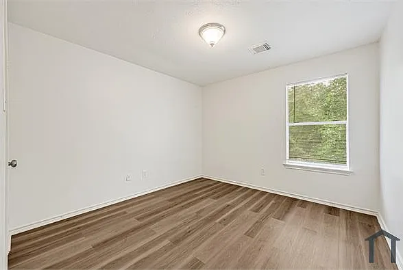 146 S Walden Elms Cir — Photo 18