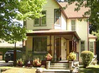 908 S 5th St, Pekin, IL 61554