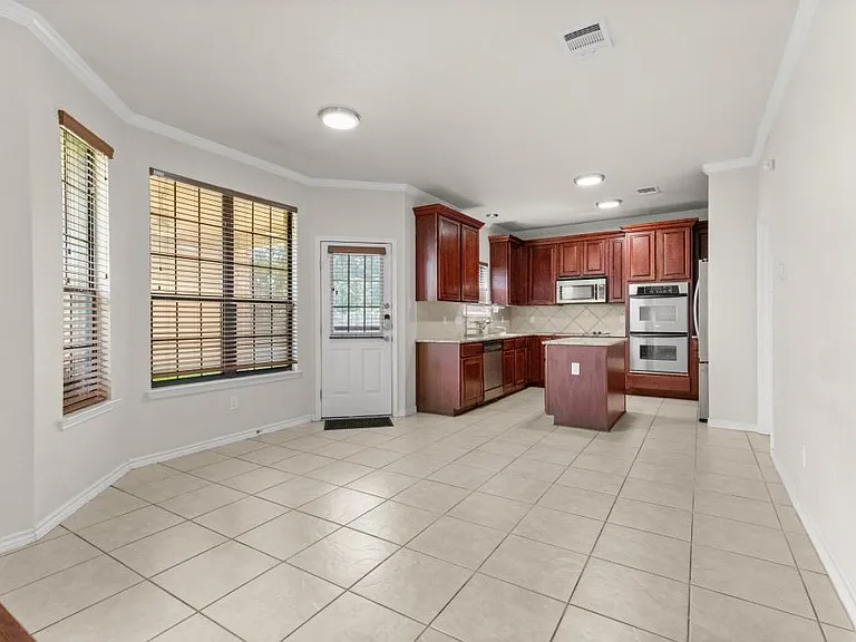 2802 Scottsdale Dr — Photo 12