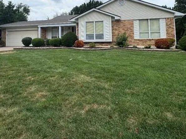 37 Great Lakes Dr, Saint Peters, MO 63376