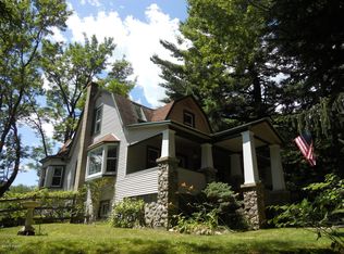 Twin Lakes Rd, Shohola, PA 18458