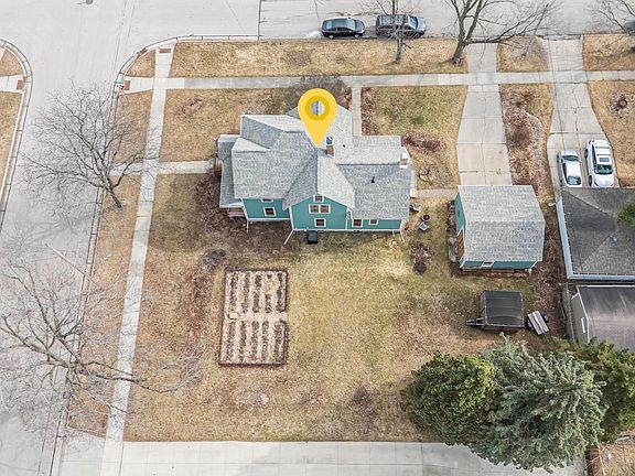 2nd image of 913 W 5th St