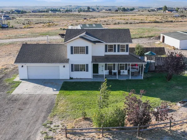 585 Gallinas Dr, Spring Creek, NV 89815