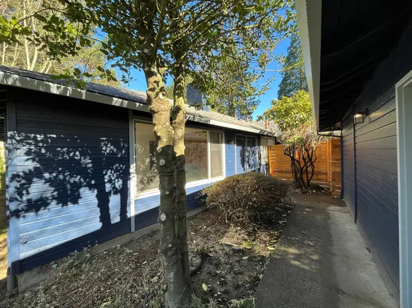 9007 SW Monterey Pl, Portland, OR 97225