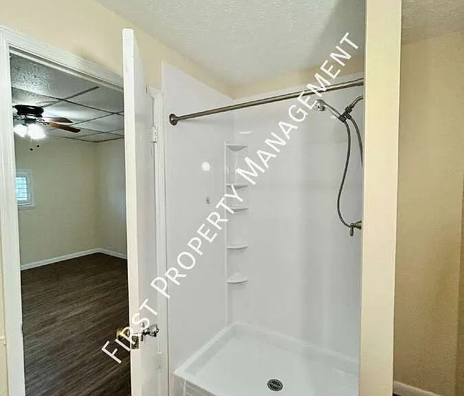 1045 Blanton Dr — Photo 9