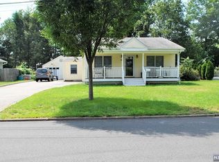 184 Birchwood Rd, Paramus, NJ 07652