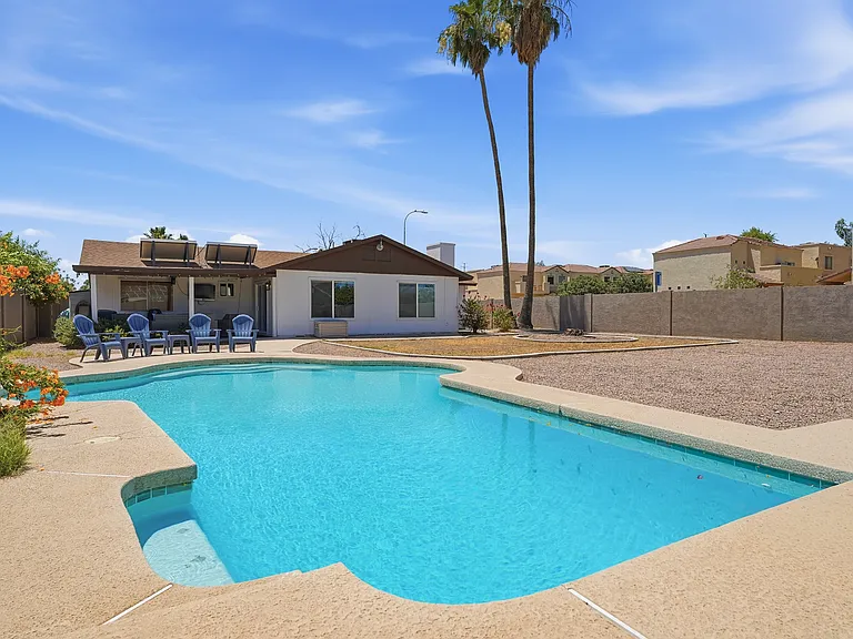 932 W Julie Dr — Photo 39