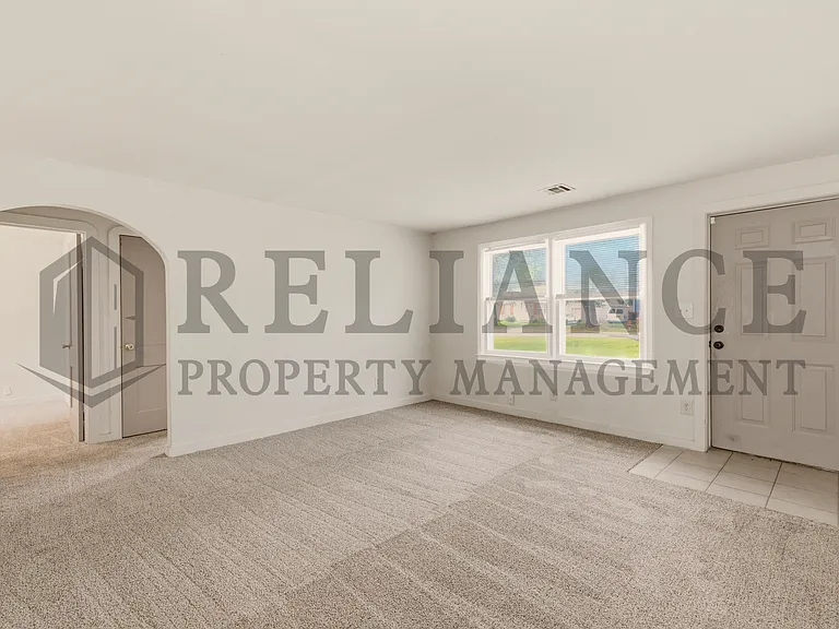 2464 S Washington Ave — Photo 14