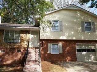 3712 Country Ridge Rd, Greensboro, NC 27405