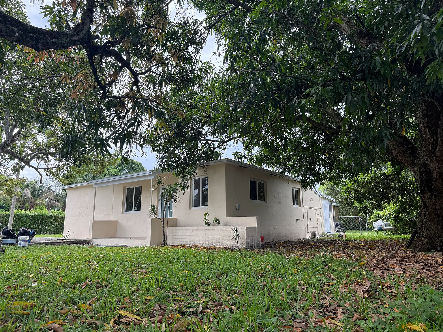 2 bed, 851 sqft, $2,700 — Photo 1