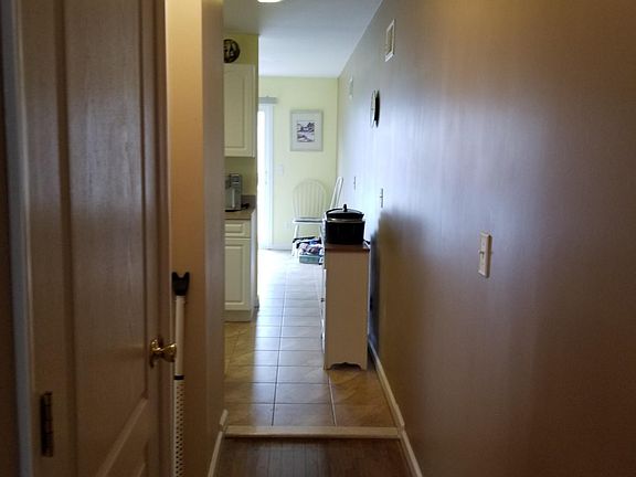 4th image of 1298 Mason Ave