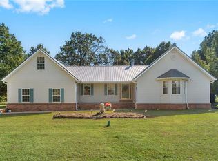 17047 Stage Coach Rd, Gravette, AR 72736