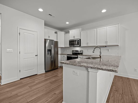 3rd image of 6173 Taylor Rd