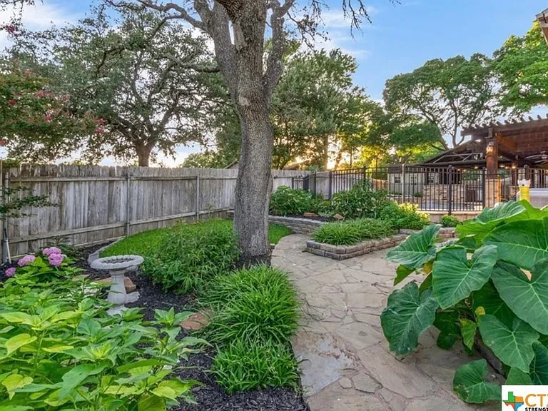 3069 Summit Dr — Photo 5