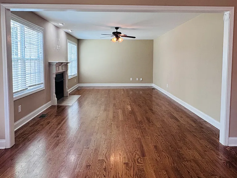 2469 Senseney Dr — Photo 6