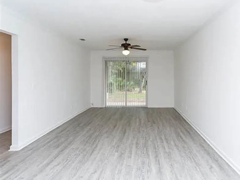 Hickory Plantation Apartments — Photo 13