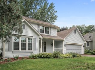 93 Olympic Cir, Chanhassen, MN 55317