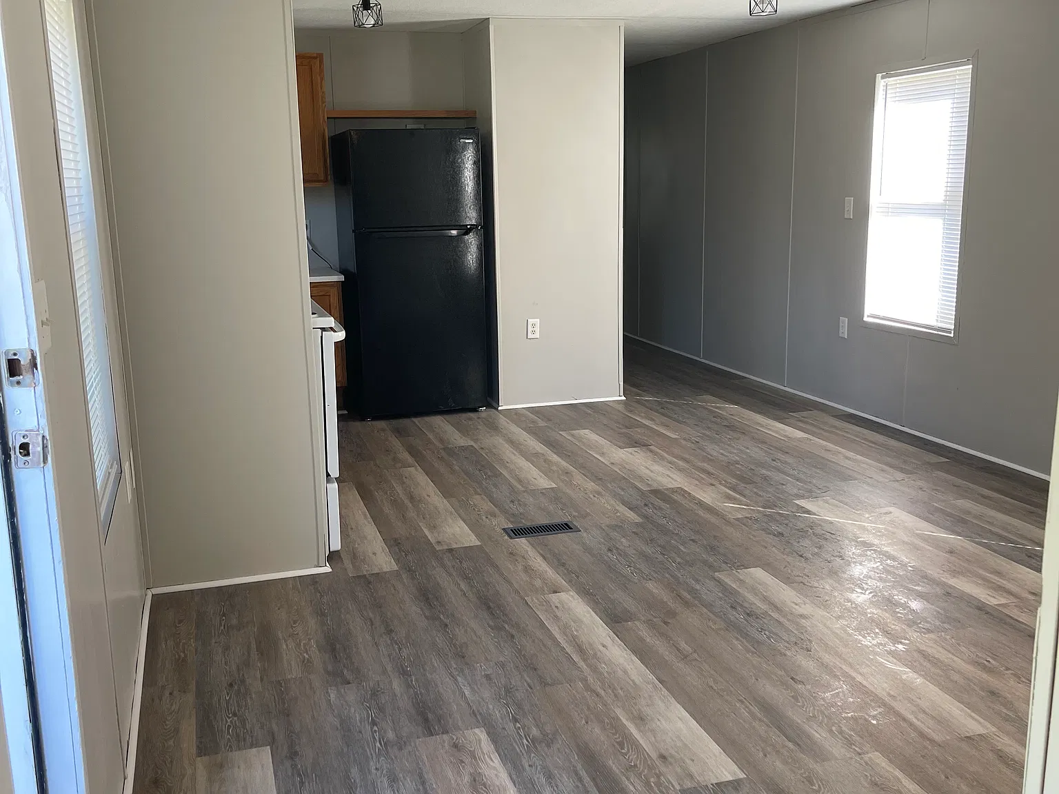 3 bed, 980 sqft, $1,200 — Photo 4