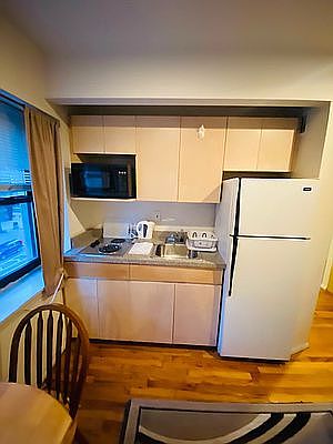 3rd image of 348 E 49th St APT 5A