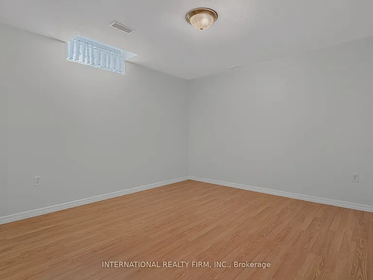 18 Sea Breeze Dr — Photo 30