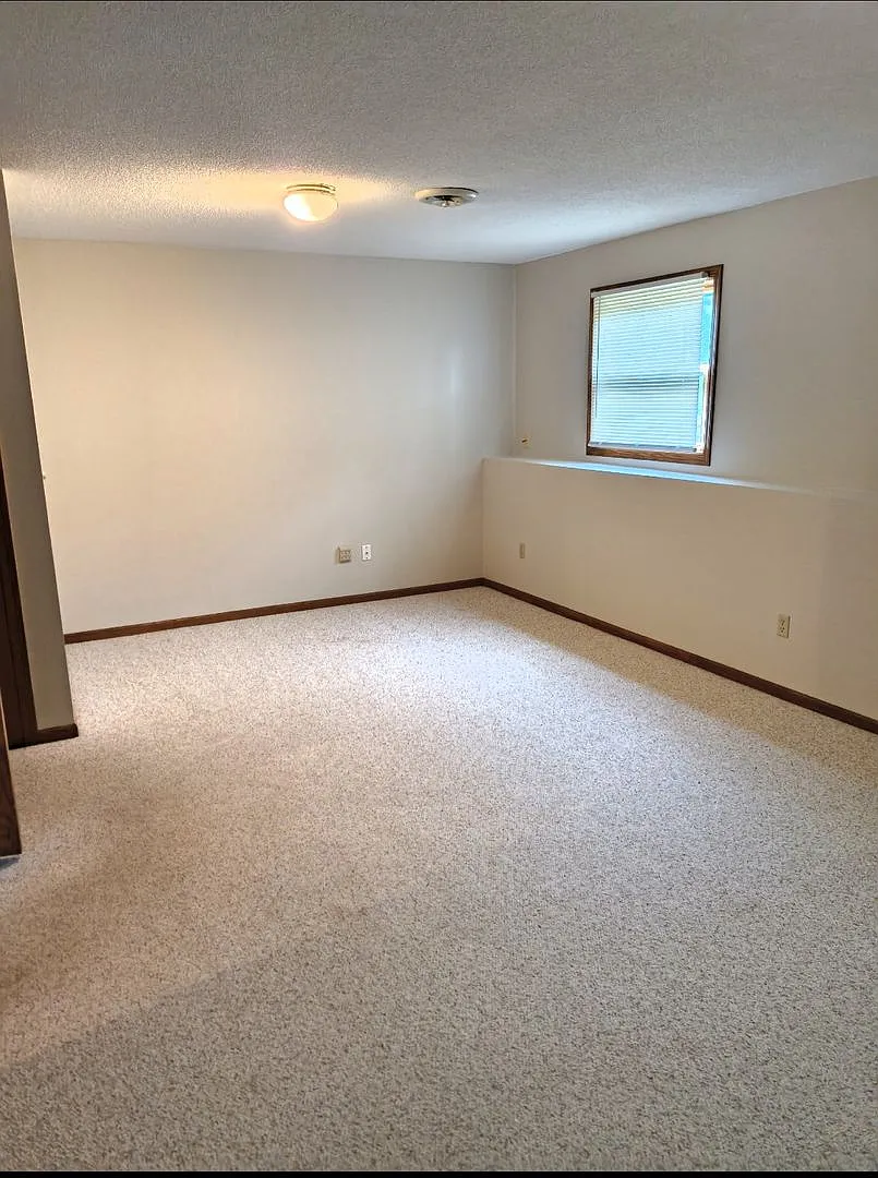 3 Bedroom, 2 Bathroom Home. — Photo 4