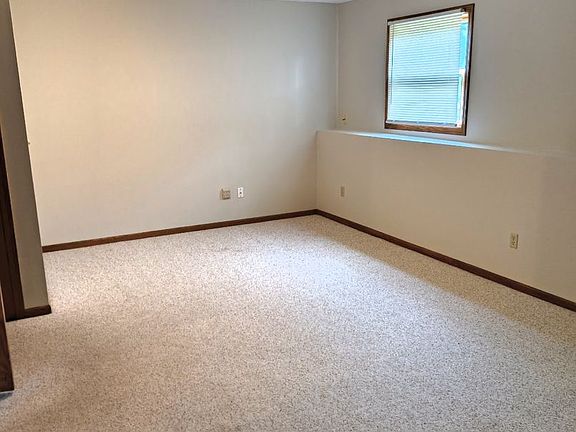4th image of 1250 Silverwood Ct