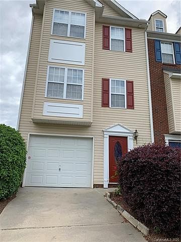 1st image of 220 Langhorne Dr