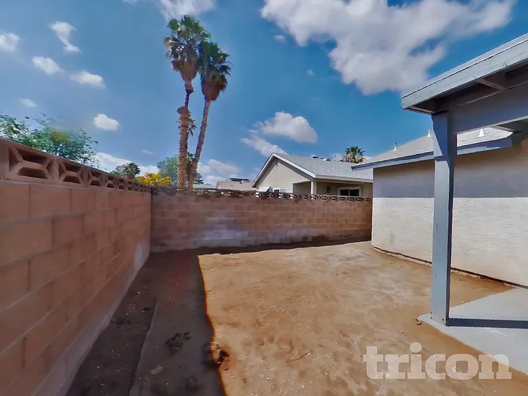 1833 Ridgefield Dr — Photo 14