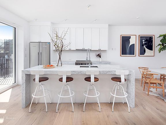 2nd image of 719 6th Ave Penthouse W