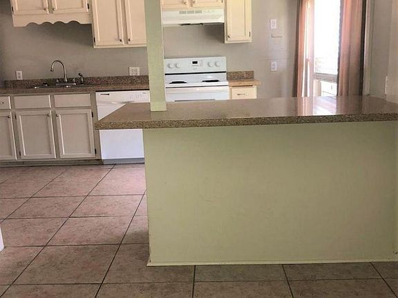 3rd image of 1501 W Saint Mary Blvd APT E