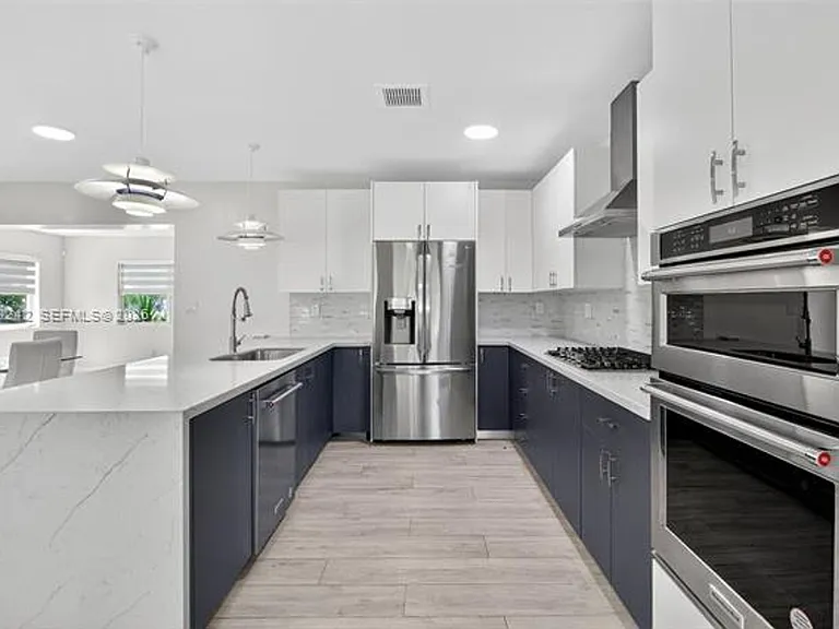 6090 SW 63rd Ave #0 — Photo 9