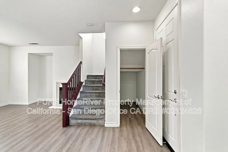3 bed, 2.5 bath, 1455 sqft, $4,295 — Photo 3