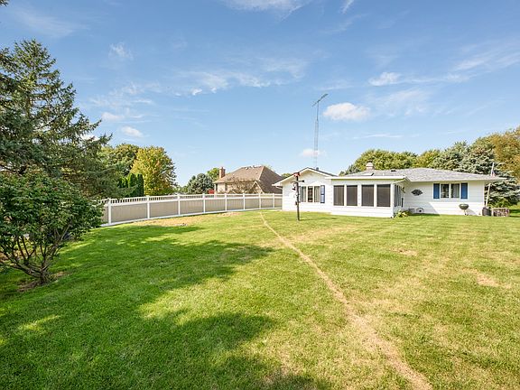 Large screened-in porch, over 1/3 acre lot