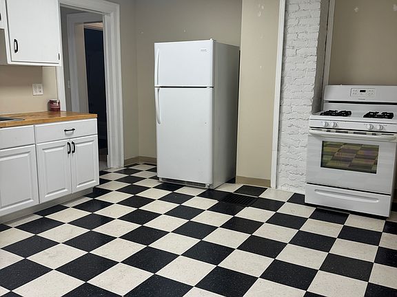 2nd image of 547 Potomac Ave APT 4