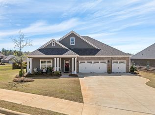 1952 Hidden Lakes Dr, Opelika, AL 36801