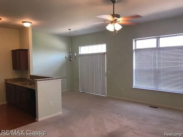 2 bed, 2.5 bath, 1324 sqft, $2,180 — Photo 3
