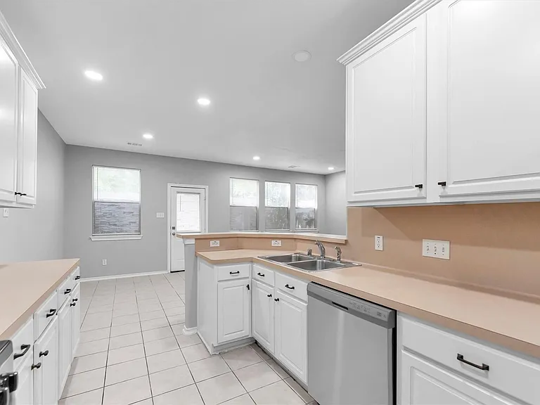 16007 Sandy Path Ln — Photo 11