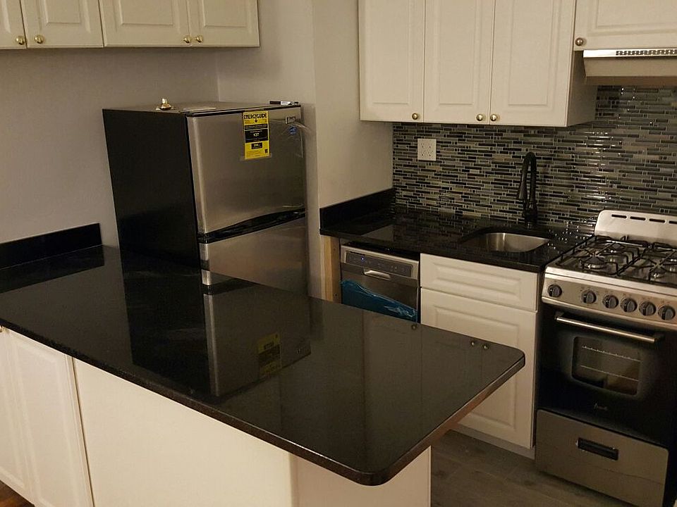 1st image of 133 W 71st St APT 4A