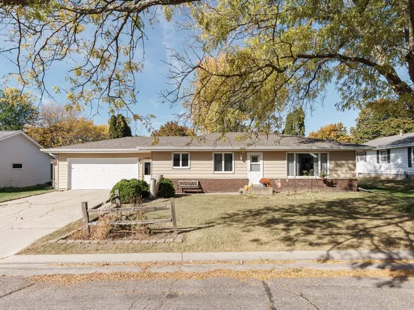 414 Dorothy PLACE, Watertown, WI 53094