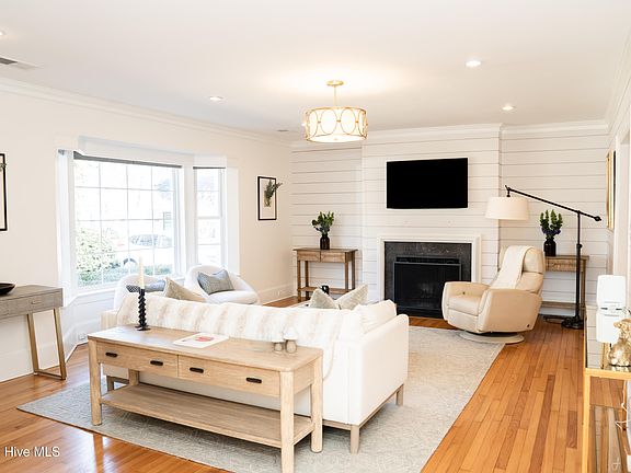 5th image of 309 Stradleigh Road