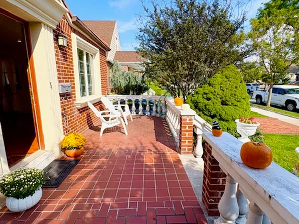 145-81 Eighth Avenue image 6 of 39