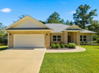 100 Hidden Lakes Trl, Defuniak Springs, FL 32433