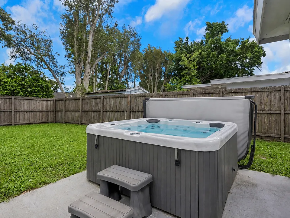 3113 McIntosh Rd