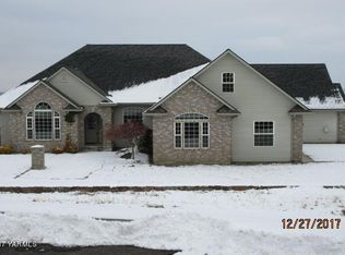 807 Hennessy Rd, Yakima, WA 98908