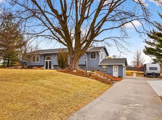 6833 Coburn Ln, Johnston, IA 50131